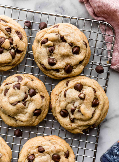 Chocolate chip cookies big
